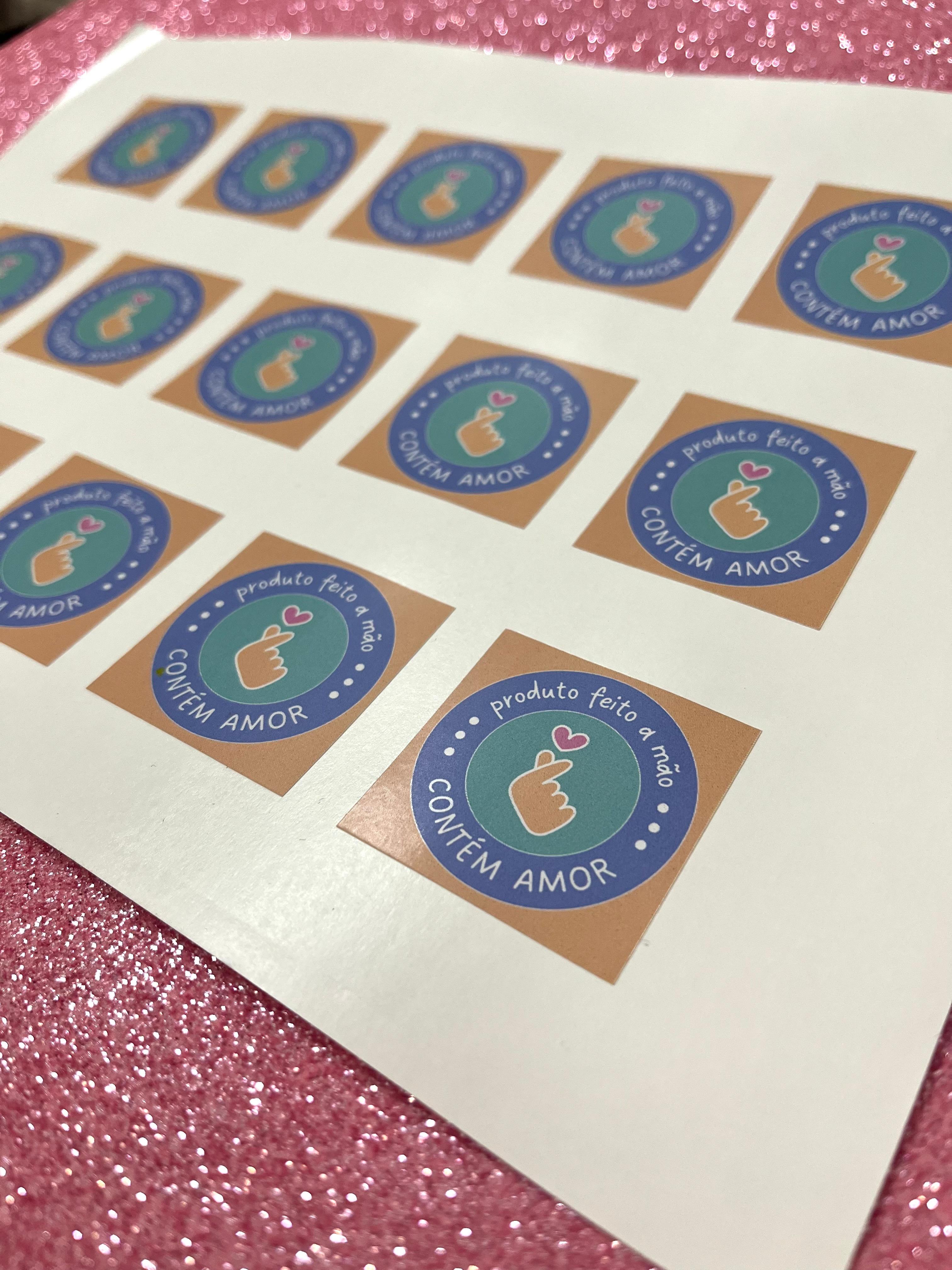 Adesivo personalizado em diferentes formatos